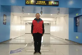 让接驳地铁出行更便利，公交志愿者收集乘客建议图片