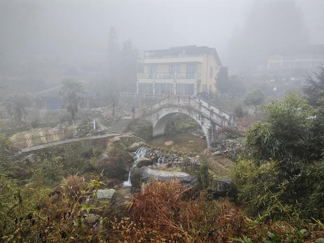 矿工们建造的家园，藏在深山中