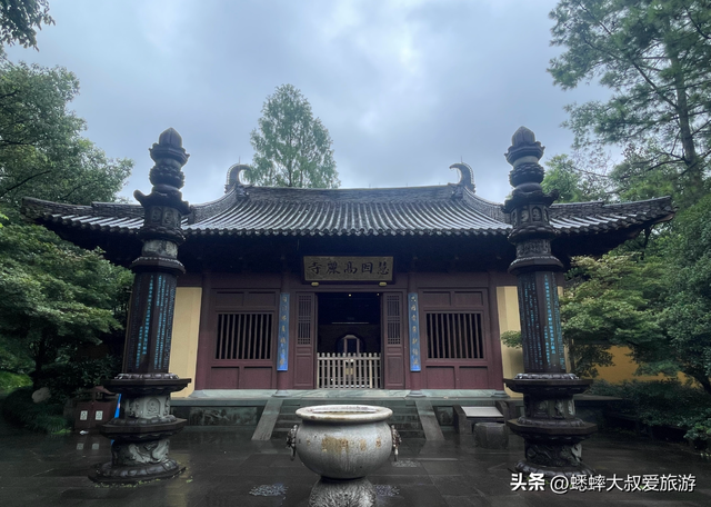 杭州六大低调宝藏寺庙来了，皆可自驾到达，其祈福游玩观景俱全！