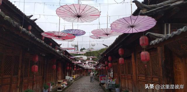 乘旅游专线游丽江的观音峡