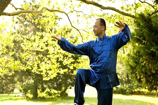 太极拳的“劲”从哪来？99%的人练错了!练出来的整体能量才入门
