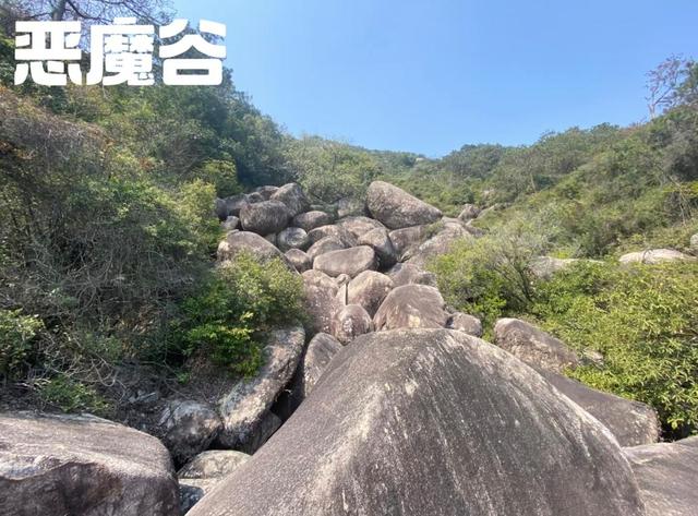 厦门东坪山恶魔谷，厦门岛内的户外五谷之一，荒野魅影与生死挑战
