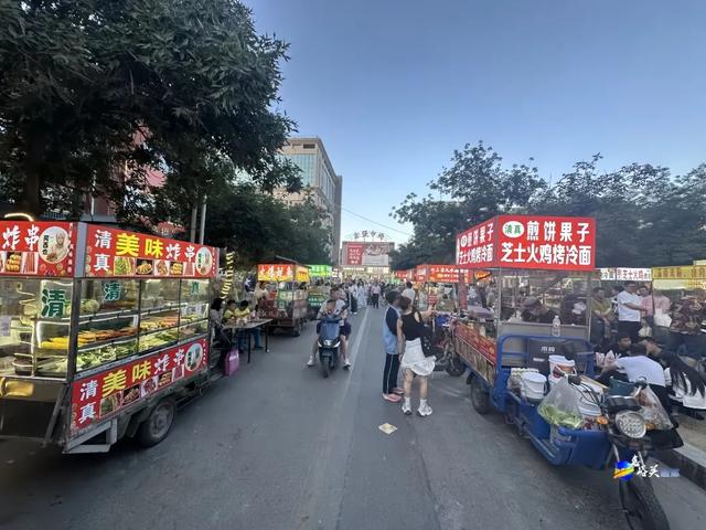 看到第几家你馋哭了🤔嘉峪关居然有这么多夜市？！快来选出你最中意的！