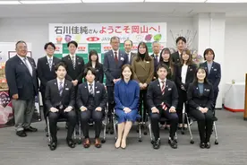 石川佳纯穿裸色高跟鞋亮相，女人味十足！31岁乒乓女神魅力值拉满图片