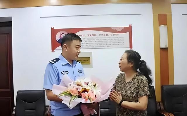 任长霞的儿子，你绝对想不到他现在的样子！