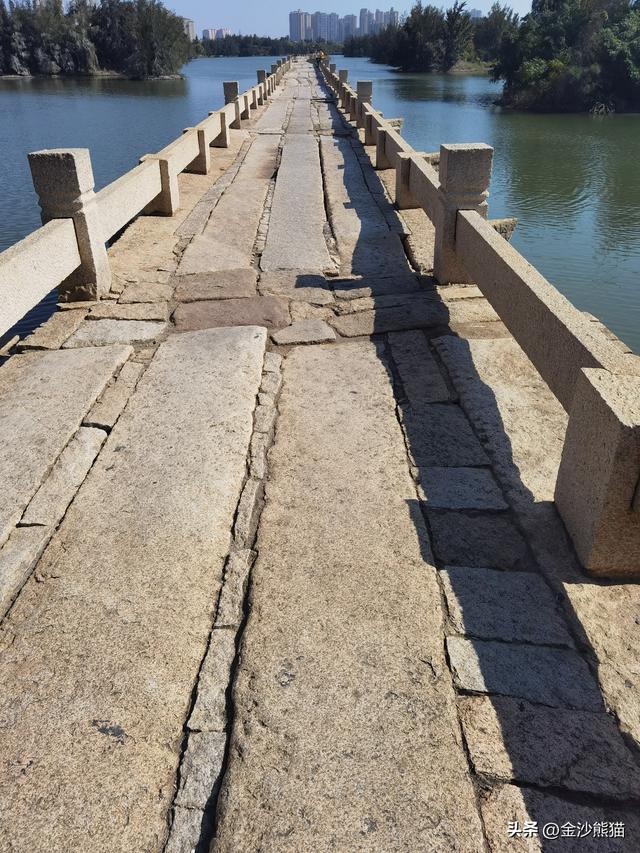 世界最长的跨海石桥安平桥在世界石材之都水头镇 双龙千里走双骑8