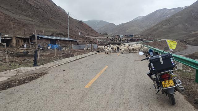 摩旅长征路（陕甘宁）（04）过岷县，翻过一座无名雪山，到达漳县