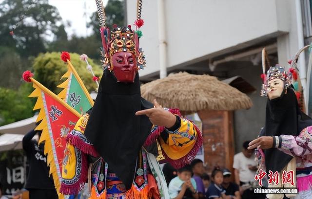 贵州安顺：旧州古镇人气旺 屯堡文化魅力足