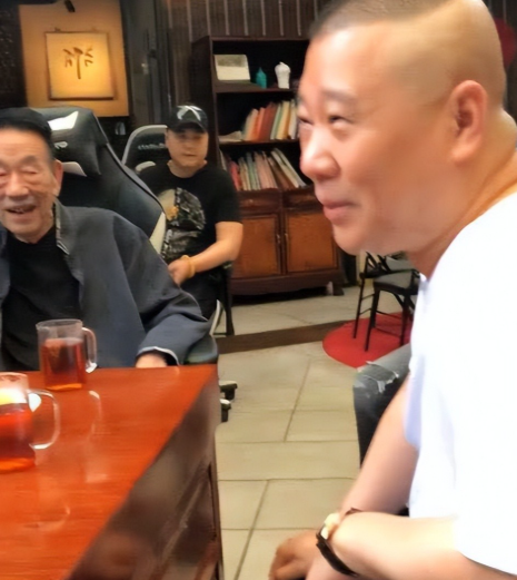 杨议被曝让正妻小三同吃住，带私生子回家，败光杨少华最后的体面