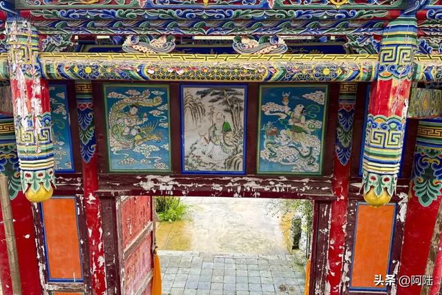 沙尔湾的历史悠久，村口大光明寺令人惊艳，竟是青海汉传佛教之首