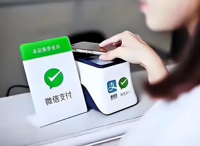 老挝姑娘来中国游玩一周，回去后直言：家乡与中国差距一目了然