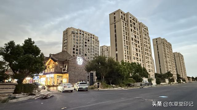 探秘浦东绿都绣云里：海派风情与现代商业的梦幻交织