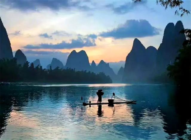 桂林山水甲天下，漓江山水甲桂林。 ​​​