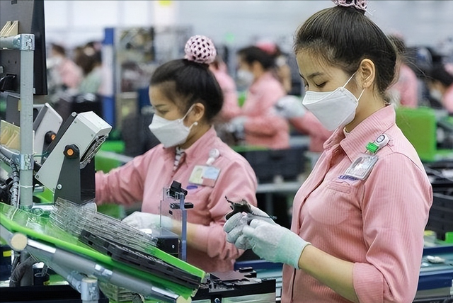 全面崩盘！执迷不悟走日本老路，亚洲第一个倒下的国家或将诞生？