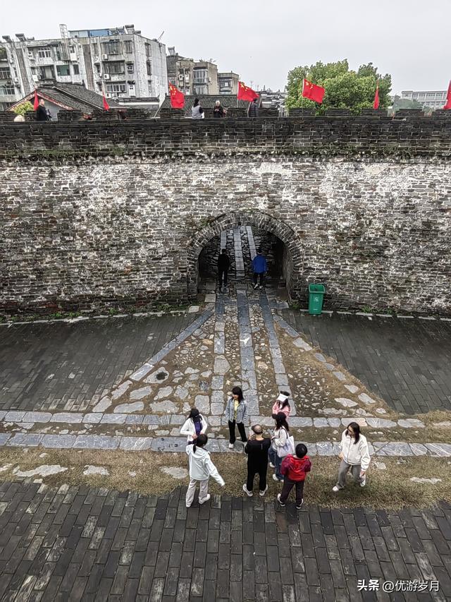 襄阳古城汉江风景很美