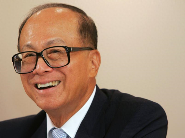 中美最关键一战降临，27号决战前，中方出手将军，李嘉诚如履薄冰