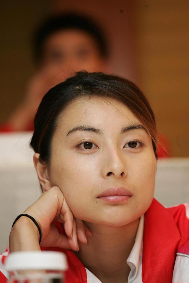 霍震霆没想到，44岁儿媳郭晶晶再次官宣喜讯，让整个阔太圈沉默了