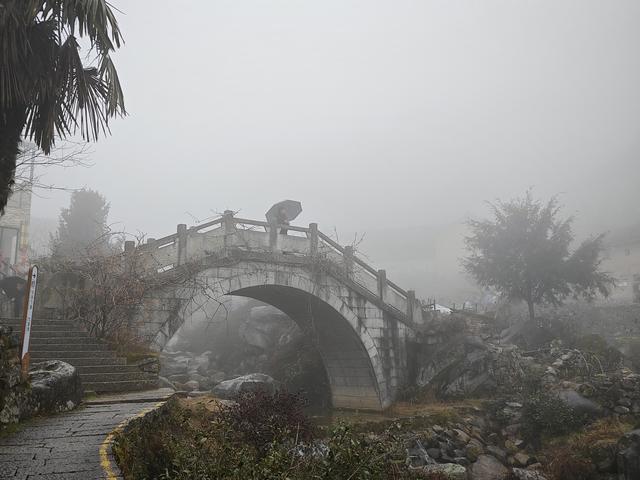 矿工们建造的家园，藏在深山中