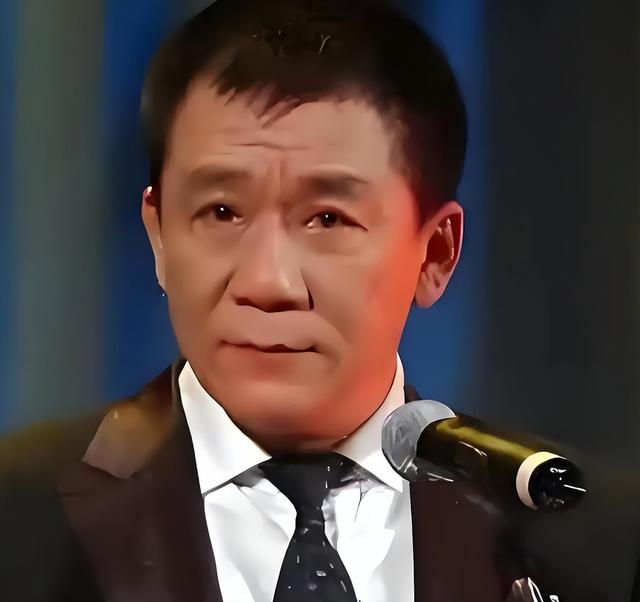 侯耀文离世17年，昔日小20岁娇妻	，被侄儿“撬”走多年后如今怎样