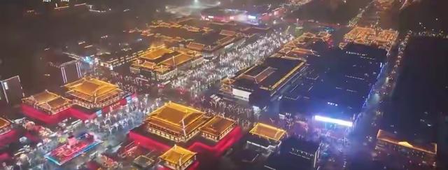 古画里蹦出个春天	，文学圈养出个“天堂”？