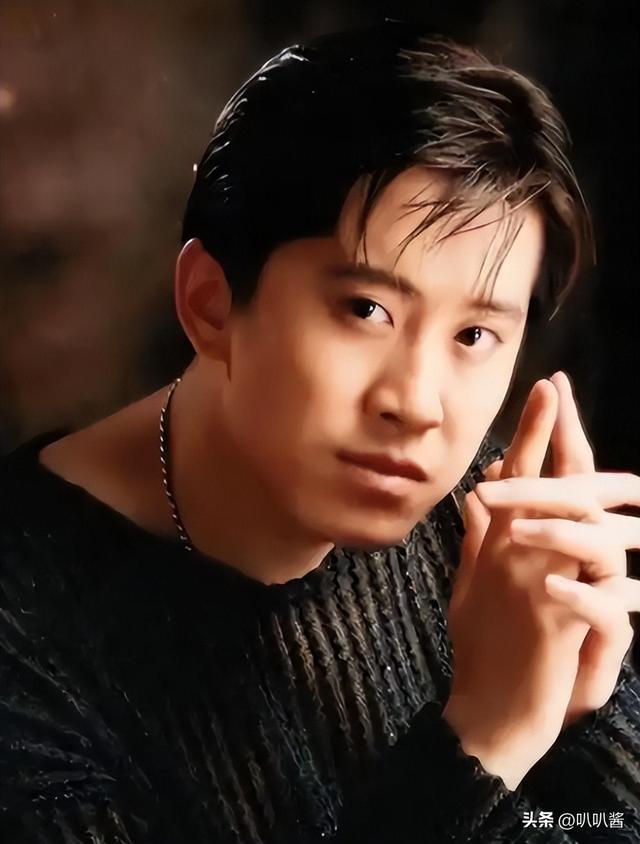 他8次上春晚，作死被捕入狱，如今56岁无人问津，沦落到四处走穴