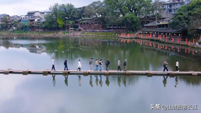 四川这座“袖珍”地级市，比成都悠闲，风光不输乐山，性价比超高