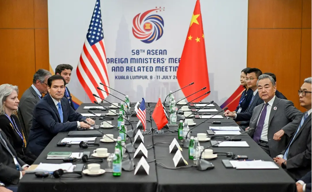 特朗普想带着李在明访华，中国这次的回应多了两句话