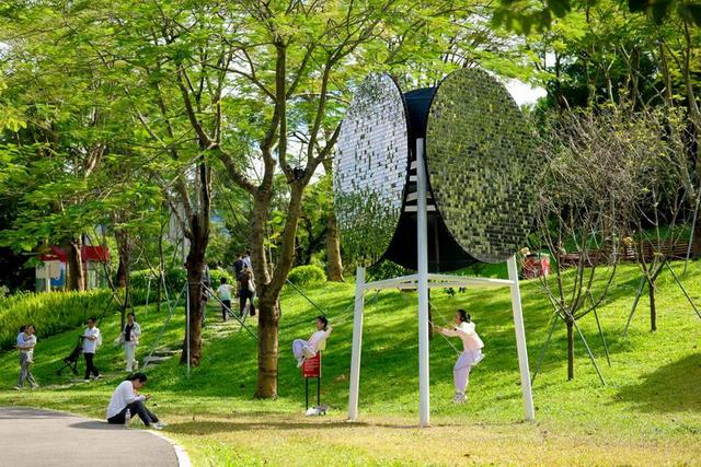 八天“奇遇”燃动“双节”！2025如虹嘉年华圆满收官