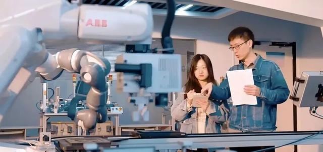 云南看昆明，昆明看呈贡，呈贡看向两大洋