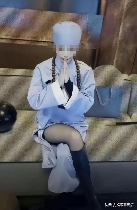 揭秘尼姑庵真相：表面佛门实则妓院，穿黑丝戴假发，香客人来人往