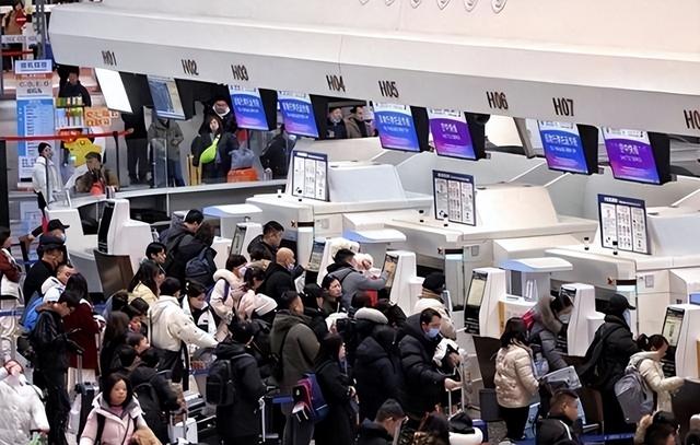 损失2.2万亿后，日高官公开喊话，让中国撤回警告！先让高市道歉