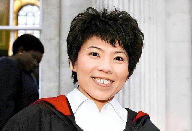 涉贪腐被带走、败光20亿、移民改国籍，邓亚萍身上的谣言太离谱