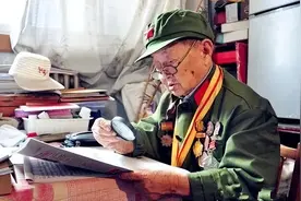 身高1.2米抗战老兵，军中“野马”，专杀敌人高官，96岁仍健在图片