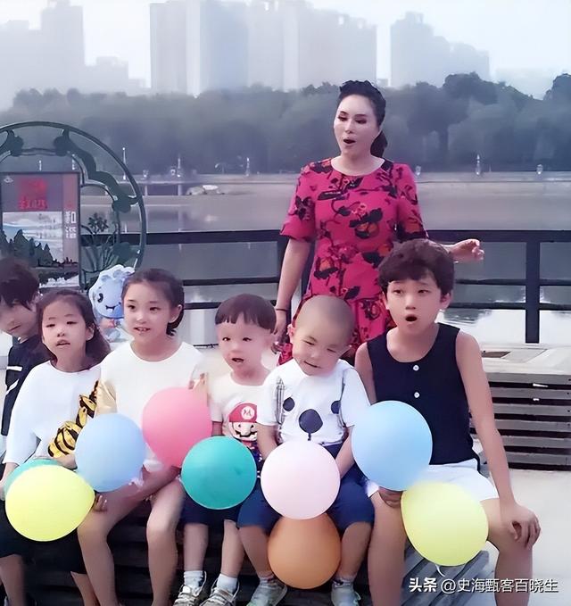 3岁上央视，5岁登春晚	，7岁就年薪百万，没想到现在却成了这样子