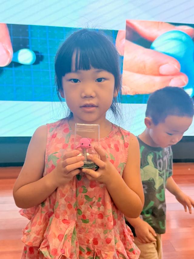 “笑笑豚互动课堂”岳阳开讲,亲子家庭共护长江精灵
