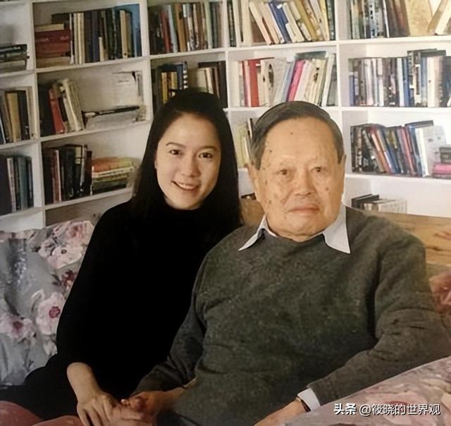 生日才过完17天，103岁杨振宁辞世，生前在翁帆庆生照里开怀大笑