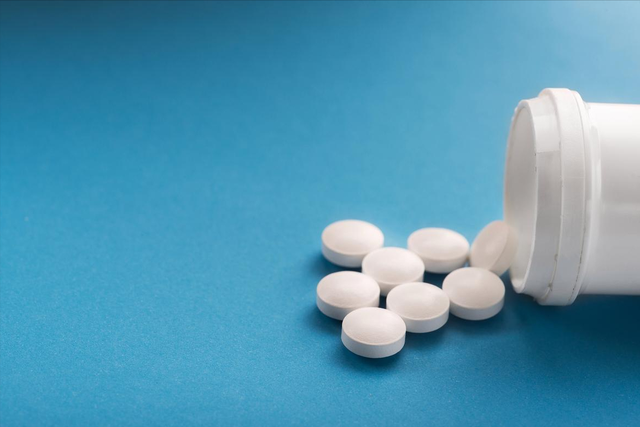 医生提醒：吃上苯磺酸氨氯地平，这4件事就别做了，小心害了自己