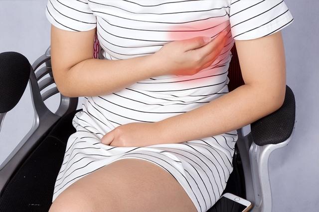 女生注意了！乳腺疼痛的几大常见原因，看完这篇就明白