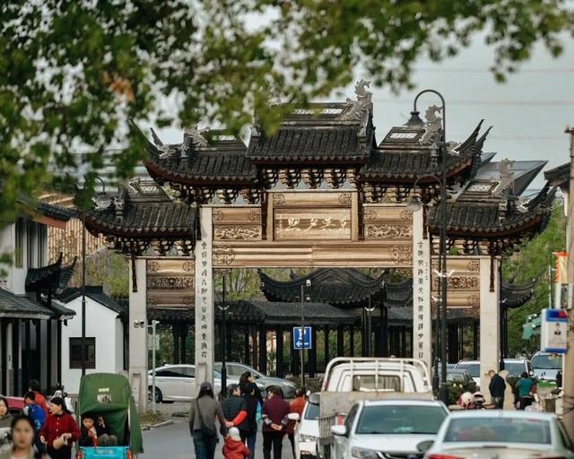 昆山巴城：从“吃蟹地”到“品城韵”的金色蝶变