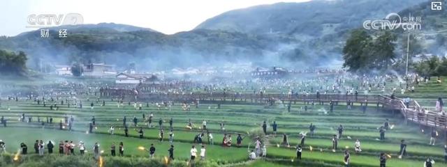 火把狂欢、丹霞探险……特色活动点亮夏日文旅盛宴 助推暑期经济活力持续释放