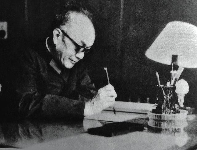 1975年陈锡联探望周恩来，周恩来忍痛哭诉道：不是我要关温玉成的