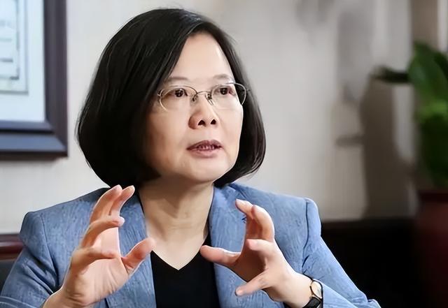事态严重了，日本连开3枪，蔡英文已离岛，解放军通牒发往东京