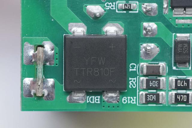主流快充全兼容，超小体积，倍仕达65W氮化镓充电器拆解