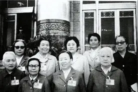 蹇先任：三拒贺龙求婚，抱着孩子走长征，离婚后未再嫁，96岁病逝图片