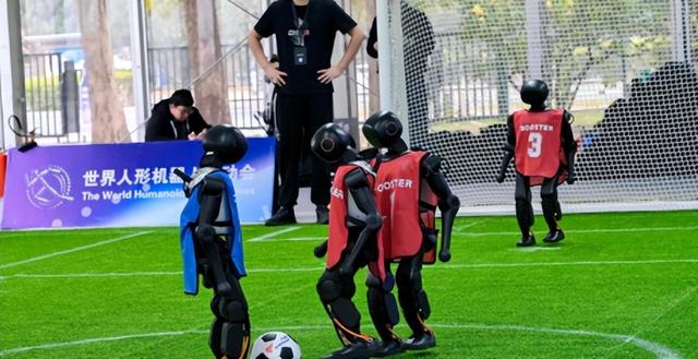 这家公司机器人20分钟售罄！生态复制苹果路，清华用它世界杯夺冠