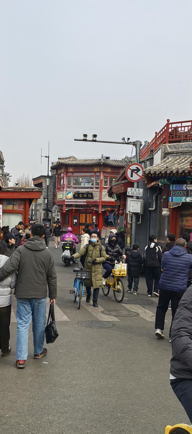 银锭桥头诉风雅，一怀情思寄天涯