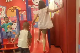 被全网群嘲“在肯德基蹭空调”事件：穷气父母，到底毁了多少孩子图片