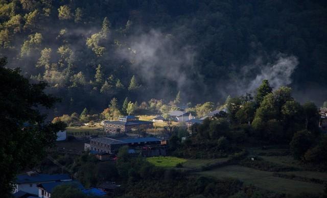 云南有一个绝美的村落，它藏在雪山脚下，人迹罕至，堪称世外桃源