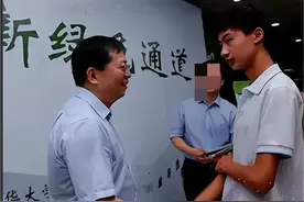 姜萍该怎么面对质疑！744分获清华校长亲迎的庞众望早已给出答案图片