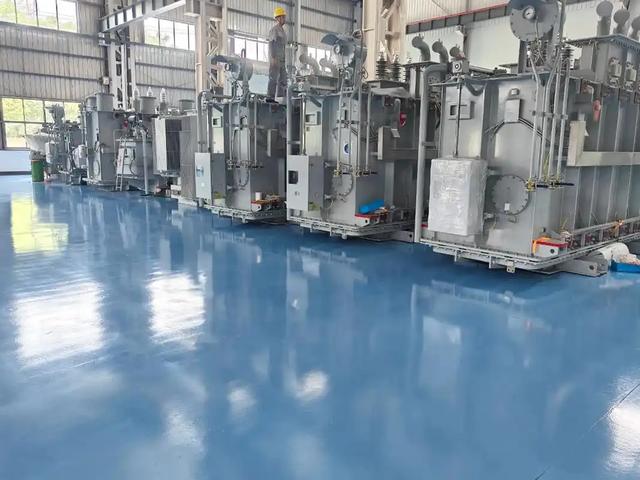 马斯克一语成真	，全球抢购的不是芯片，而是中国20万一台变压器